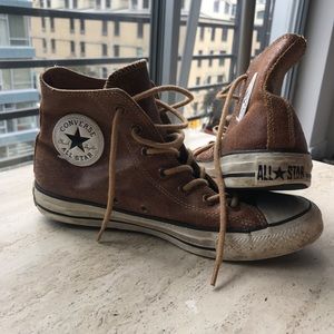Brown leather converse size 8 women’s